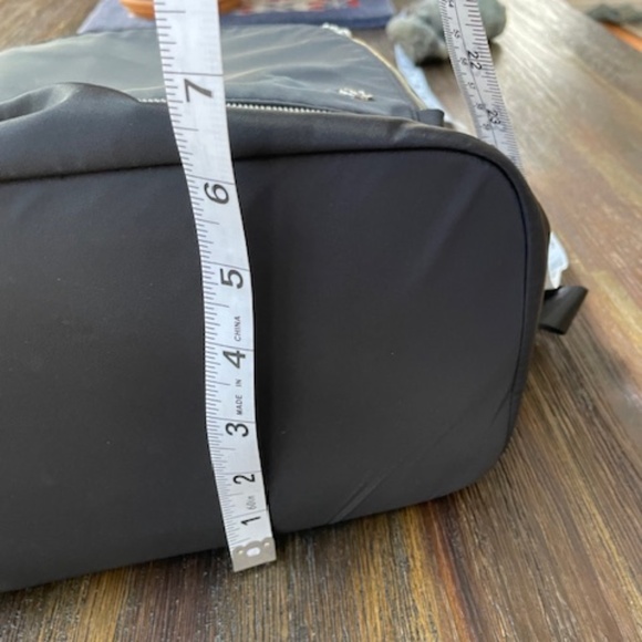 Lululemon City Adventurer Backpack Mini 11L EUC - Picture 9 of 11